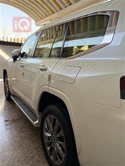 تۆیۆتا لاند کروزەر